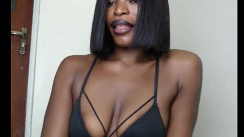 sweetxxboobsx online show from October 14, 8:42 pm