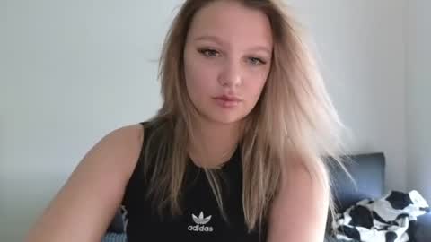 Snapshot of sweety_bettyyy chatting on July 28, 11:17 am Betty online show from July 28, 11:17 am