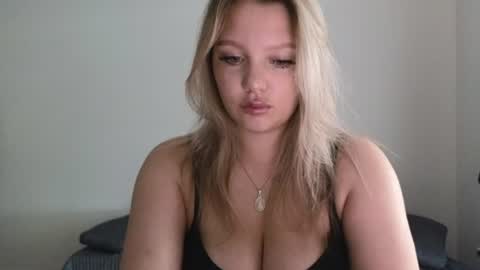 Snapshot of sweety_bettyyy chatting on July 31, 4:56 am Betty online show from July 31, 4:56 am