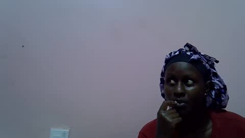 Snapshot of sweety_starlit chatting on April 14, 11:05 am sweety_starlit online show from April 14, 11:05 am