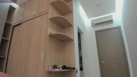 Vikky online show from December 15, 12:15 am