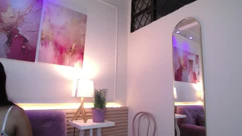 LAURA online show from April 24, 12:07 pm