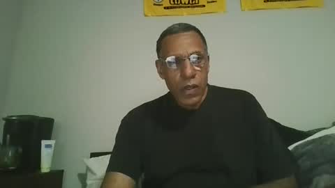 swimmerbod2495 online show from April 7, 5:30 am