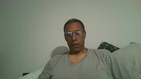 swimmerbod2495 online show from April 15, 2:51 am