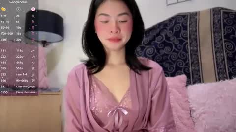 Holly online show from March 16, 1:11 am