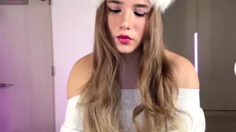 swtgoldenangel_ online show from June 28, 5:35 am