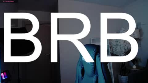 sydneysweeton online show from April 17, 11:02 am