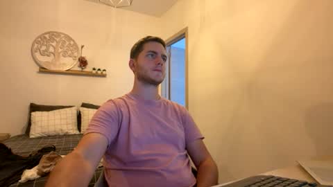 Snapshot of syl092 chatting on June 6, 4:23 pm syl092 online show from June 6, 4:23 pm