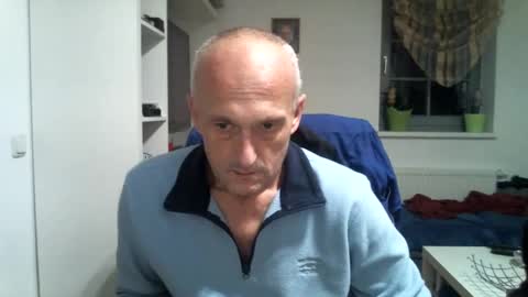 Snapshot of sylverstart92 chatting on January 2, 5:50 pm sylverstart92 online show from January 2, 5:50 pm