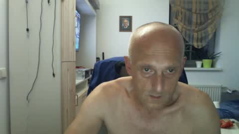Snapshot of sylverstart92 chatting on June 27, 8:36 pm sylverstart92 online show from June 27, 8:36 pm
