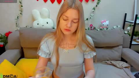 Sylvia online show from February 26, 1:04 am