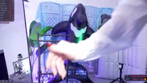 Snapshot of sylvie_fey chatting on June 21, 12:46 am Sylvie online show from June 21, 12:46 am