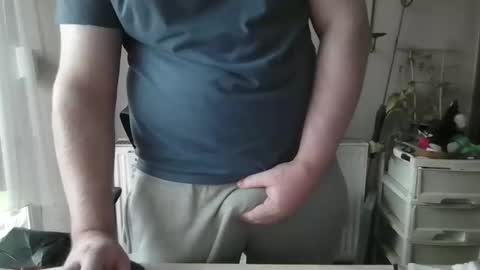 sympon1e online show from March 31, 3:23 pm