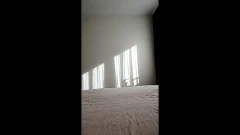 black sofa online show from March 5, 7:59 am