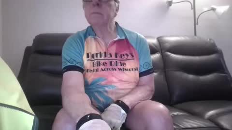 tacrunner66_ online show from April 14, 2:12 pm