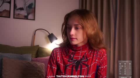 Snapshot of taitehambelton chatting on November 2, 1:19 am Mia online show from November 2, 1:19 am