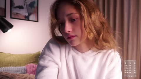 Snapshot of taitehambelton chatting on November 3, 2:57 am Mia online show from November 3, 2:57 am