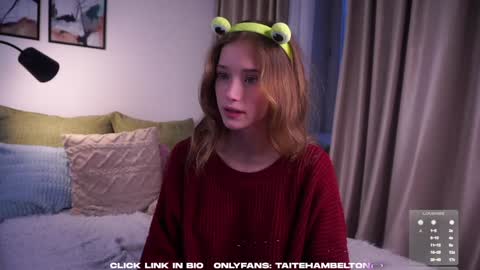 Snapshot of taitehambelton chatting on November 12, 1:39 am Mia online show from November 12, 1:39 am