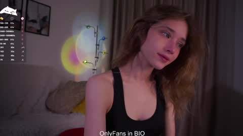 Snapshot of taitehambelton chatting on January 16, 1:53 am Mia online show from January 16, 1:53 am