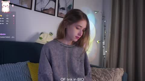 Snapshot of taitehambelton chatting on February 10, 1:32 am Mia online show from February 10, 1:32 am