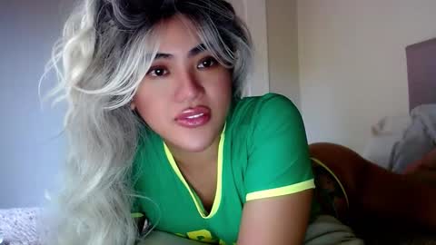 Snapshot of takemeinheaven1 chatting on December 6, 7:21 am Lena online show from December 6, 7:21 am