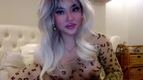 Snapshot of takemeinheaven1 chatting on February 18, 2:49 pm Lena online show from February 18, 2:49 pm