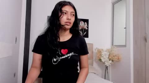 Hi im sara online show from July 24, 1:09 pm