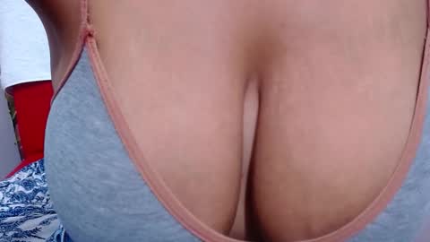 Snapshot of tamaraa_hott chatting on March 19, 5:06 pm tamaraa_hott online show from March 19, 5:06 pm