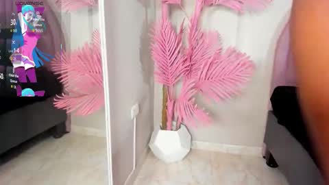 Snapshot of tamaramilleer chatting on February 9, 3:43 am tamaramilleer online show from February 9, 3:43 am