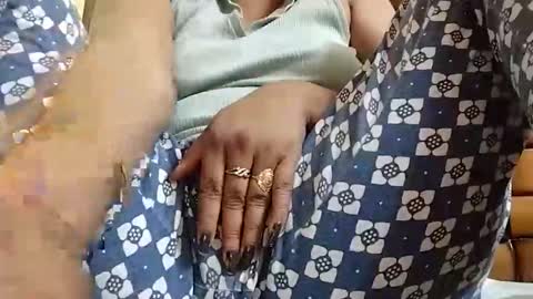 taniya_roy4628 online show from April 7, 4:07 pm