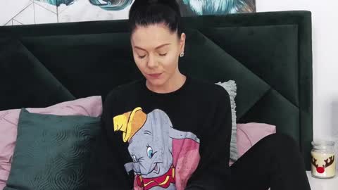 tanyaGrey online show from December 18, 10:40 am