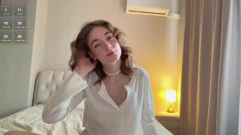 Mia online show from April 12, 1:54 am