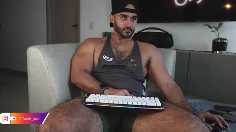 Snapshot of tarek_dan chatting on January 13, 2:33 pm Tarek online show from January 13, 2:33 pm