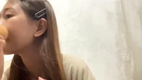 Mia  online show from March 4, 8:09 am