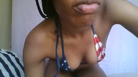 Snapshot of tastey_babe chatting on February 8, 7:23 am tastey_babe online show from February 8, 7:23 am