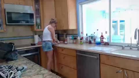 veronicabrian online show from February 18, 6:15 pm