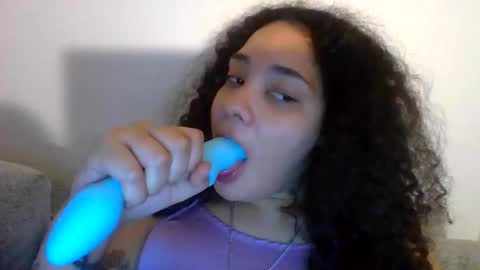 tastylolaa online show from October 15, 9:31 am