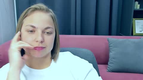 Snapshot of tataflower chatting on February 3, 2:53 am Tata online show from February 3, 2:53 am