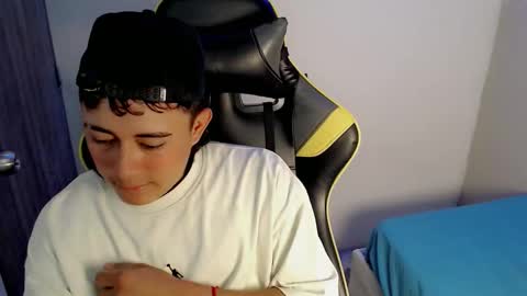 T A T A N online show from November 27, 9:06 pm