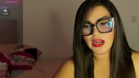 Tatiss online show from April 18, 5:06 pm