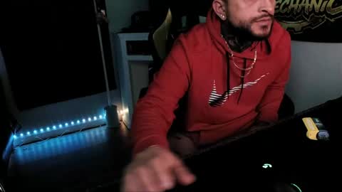 Snapshot of tatted_daddy69 chatting on April 13, 3:45 am tatted_daddy69 online show from April 13, 3:45 am