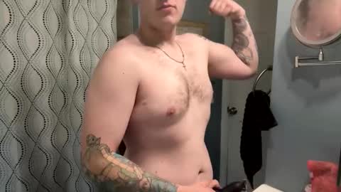 Snapshot of tattedhub0 chatting on April 2, 8:50 pm Harry online show from April 2, 8:50 pm