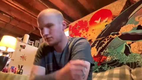 Snapshot of tattedhub0 chatting on April 7, 9:04 pm Harry online show from April 7, 9:04 pm