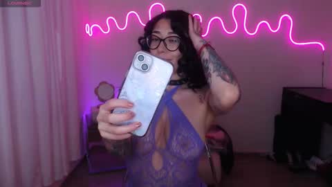 High Mami  online show from January 15, 5:12 am