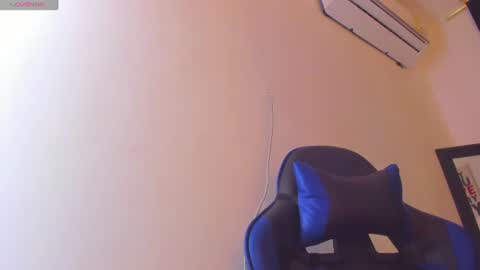 Snapshot of tattoofox_ chatting on July 16, 1:17 pm Tatoo foxx online show from July 16, 1:17 pm