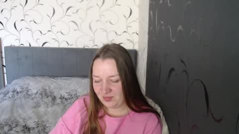 Snapshot of taxxxu chatting on May 3, 8:53 am Diana online show from May 3, 8:53 am