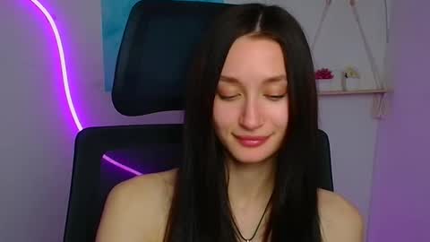 Taya online show from April 17, 7:17 pm