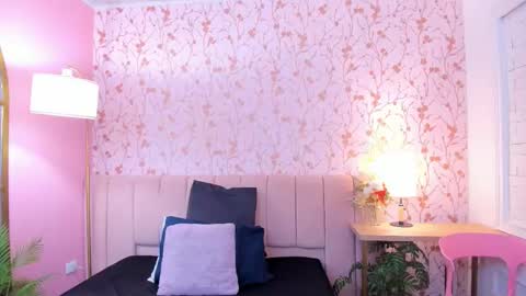 Taylor Bennet online show from February 3, 11:59 am