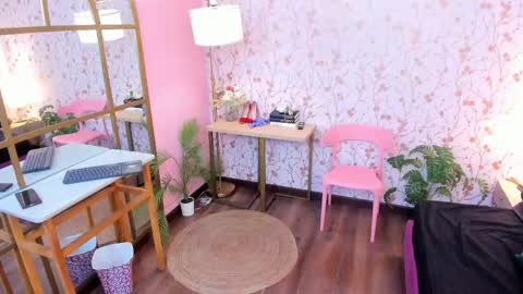 Taylor Bennet online show from April 20, 11:35 am