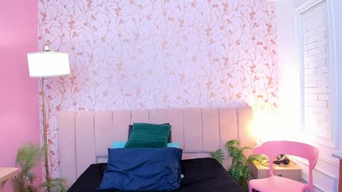 Taylor Bennet online show from April 22, 11:56 am